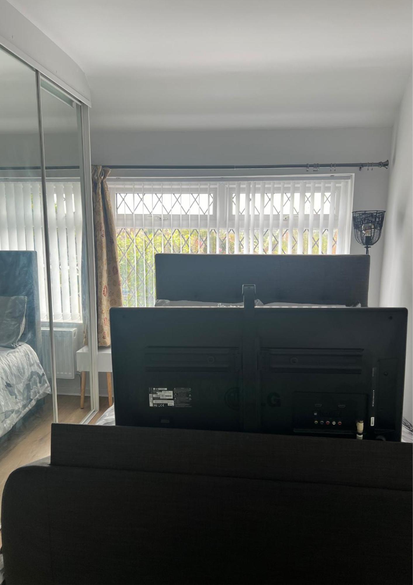Double In Great Barr Near M5 - M6 - Parking - Tv Bed-garden *