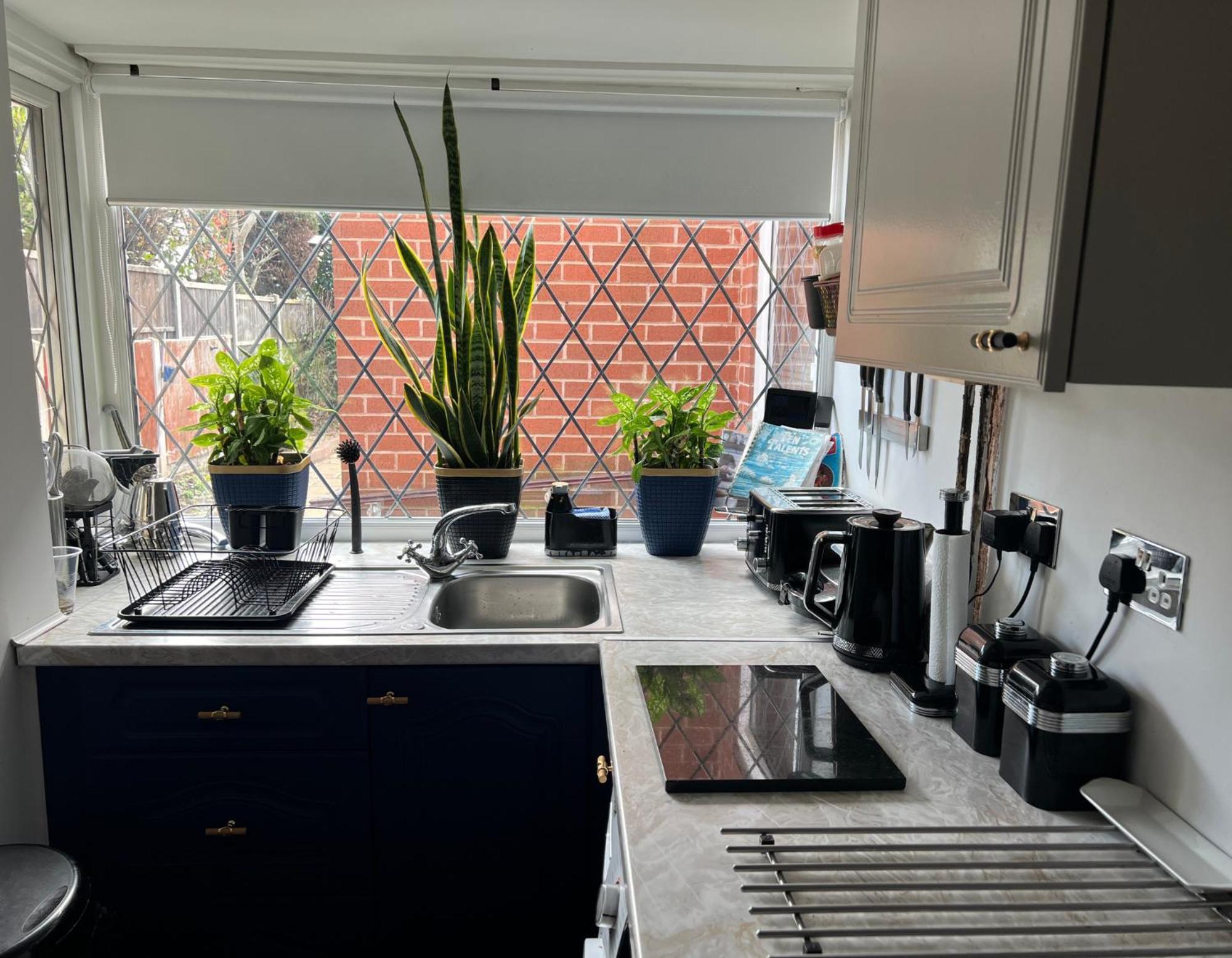 Homestay Double In Great Barr Near M5 - M6 - Parking - Tv Bed-garden
