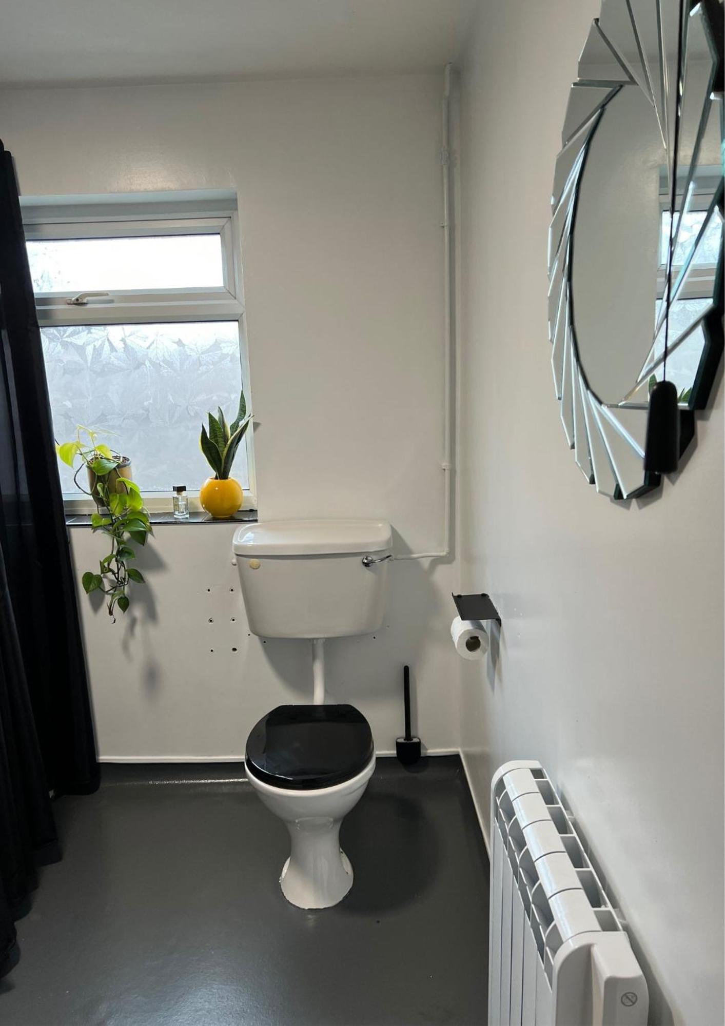 Double In Great Barr Near M5 - M6 - Parking - Tv Bed-garden *